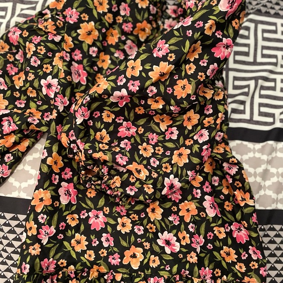 H$M floral print details blouse - Picture 3 of 3